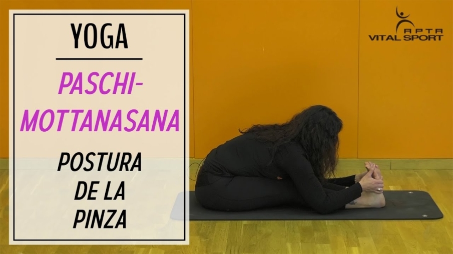 Cómo se hace Paschimottanasana paso a paso