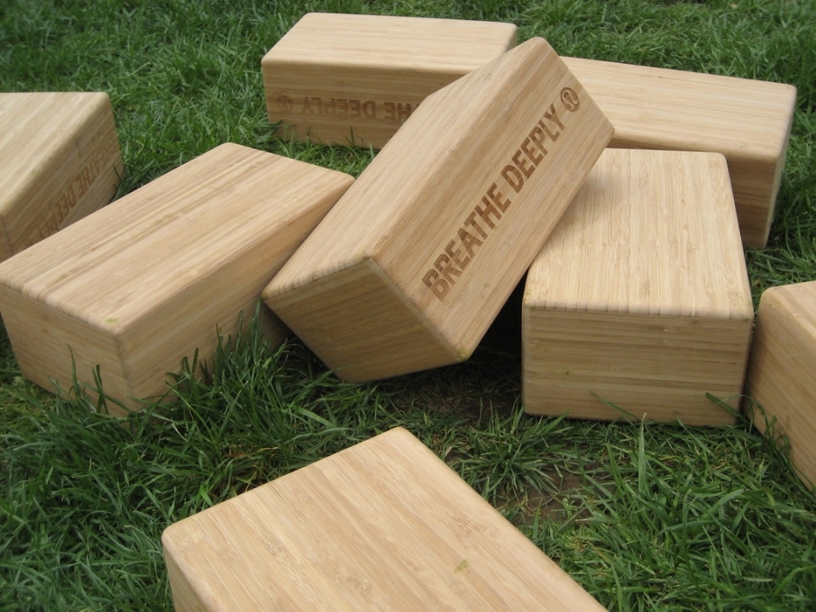 Bloques de yoga de madera