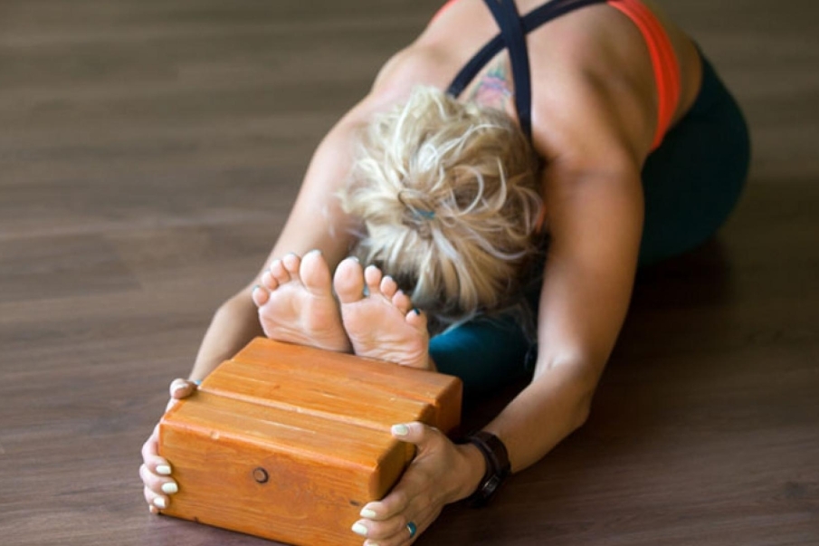 Cómo usar los bloques de yoga y para qué sirven 