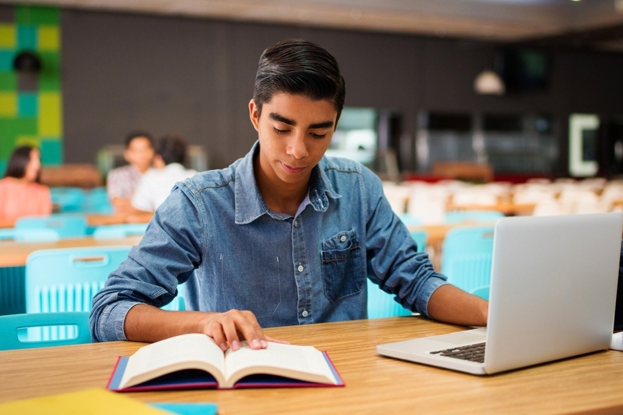 ¿Se puede trabajar con el visado de estudiante en España?