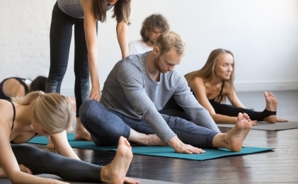 Cuánto gana un profesor de yoga en España al mes y al año