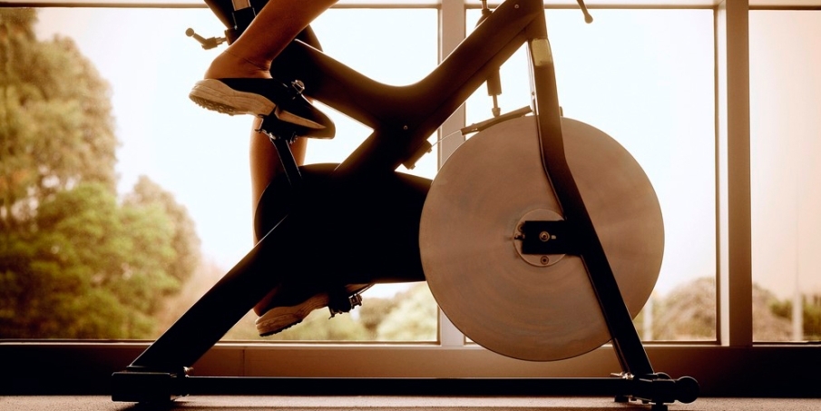 ejercicio cardiovascular la bicicleta estática