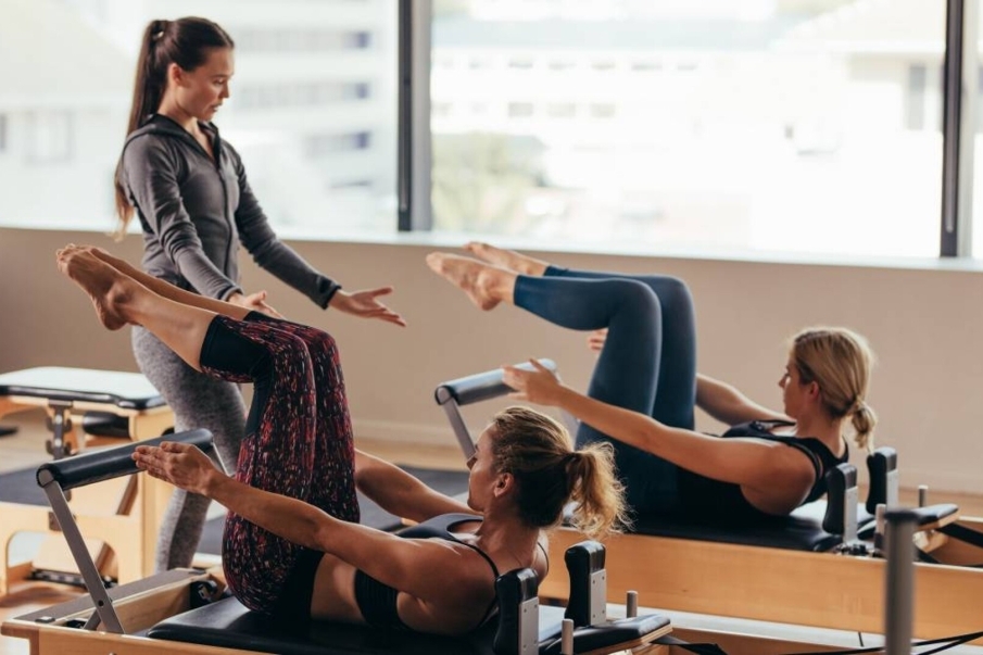Fórmate en como monitor de Pilates suelo y Pilates máquinas Fórmate en como monitor de Pilates suelo y Pilates máquinas