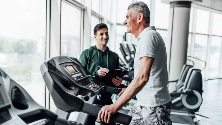 Especializarse en entrenamiento para tercera edad y poblaciones especiales