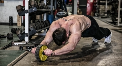 Rueda abdominal ¿Para qué sirve y cómo utilizarla?