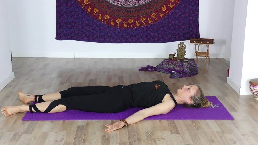 Savasana o Postura del Cadáver