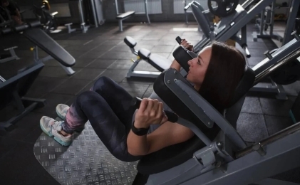 Sentadilla con barra o sentadilla hack: ¿Cuál es mejor?