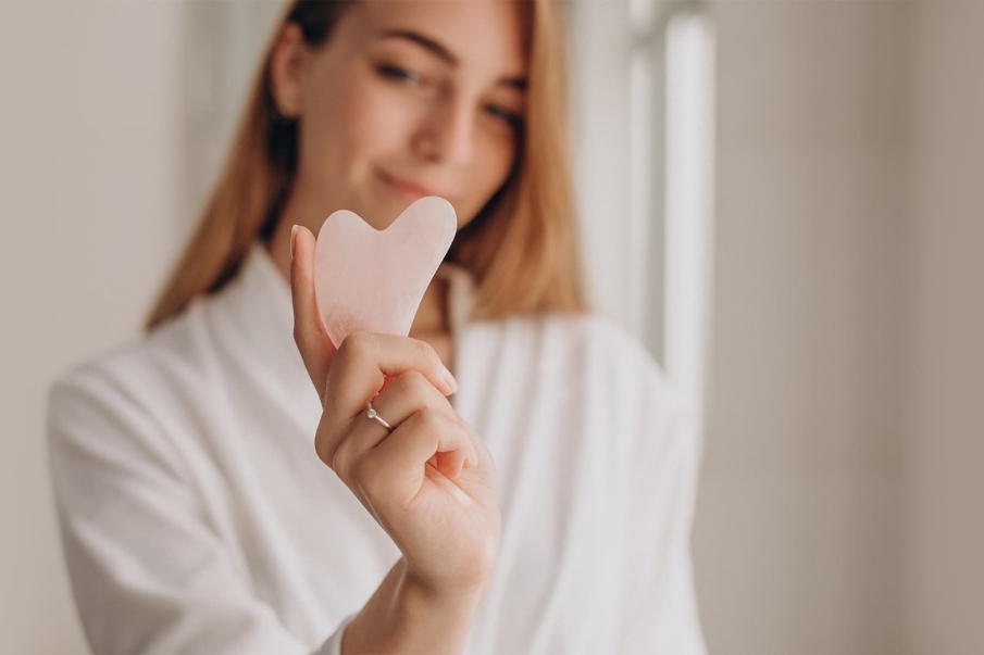 La piedra Gua Sha en el yoga facial